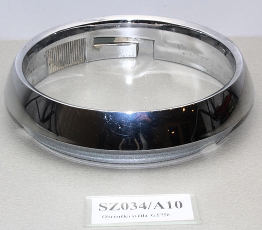 Obroučka světla/Headlight rim Suzuki GT 750