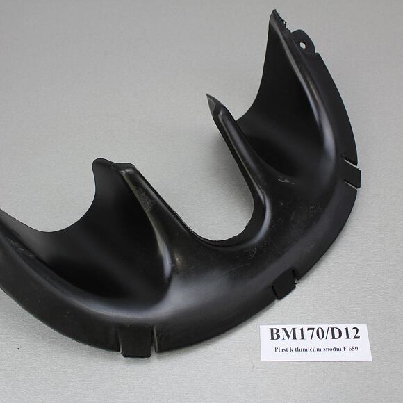 Plast k tlumičům, spodní BMW F 650