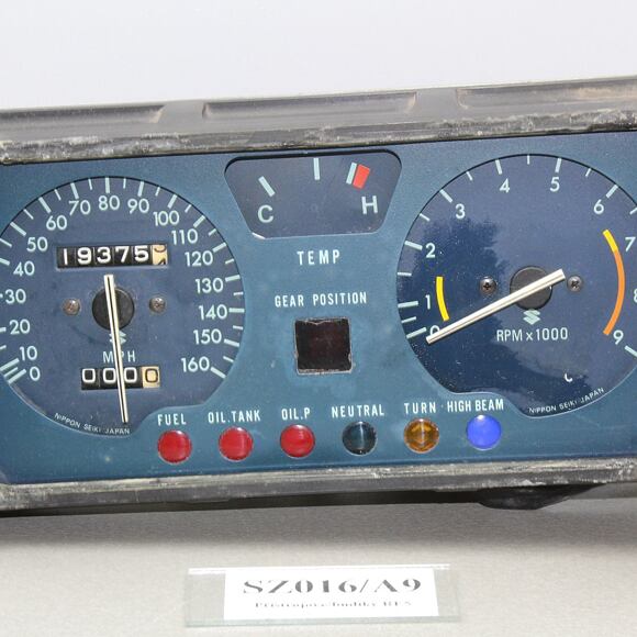 Přístrojová deska/budíky (Instrument panel,gauge) Suzuki RE 5 Wankel