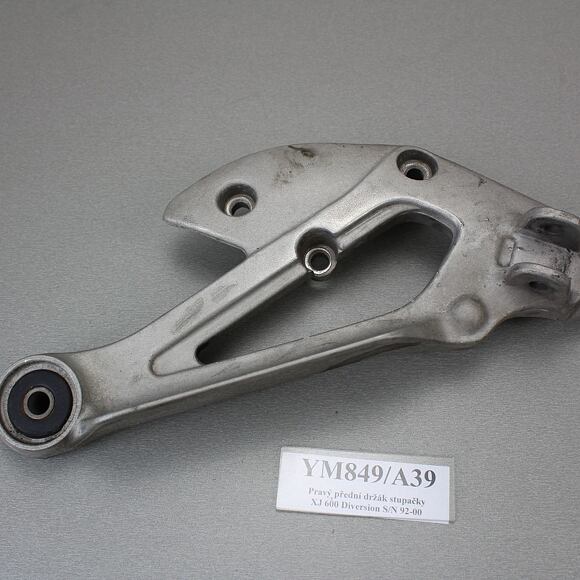 Držák stupačky, pravý přední Yamaha XJ 600 S Diversion