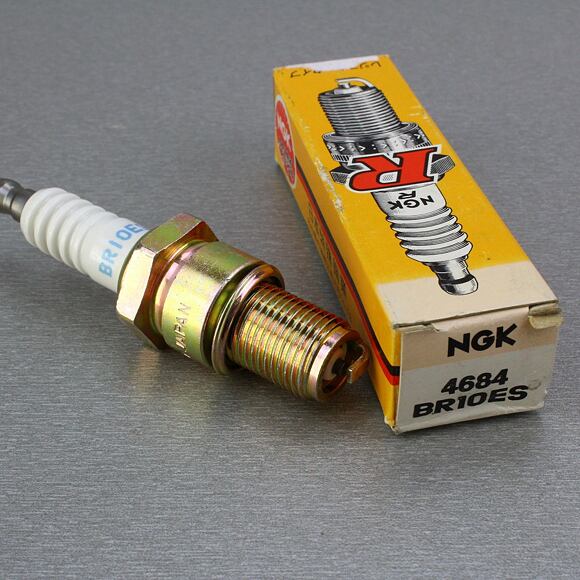 Svíčka NGK BR10ES NO:4684
