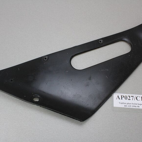 Vnitřní plast boční kapoty Aprilia RS 125